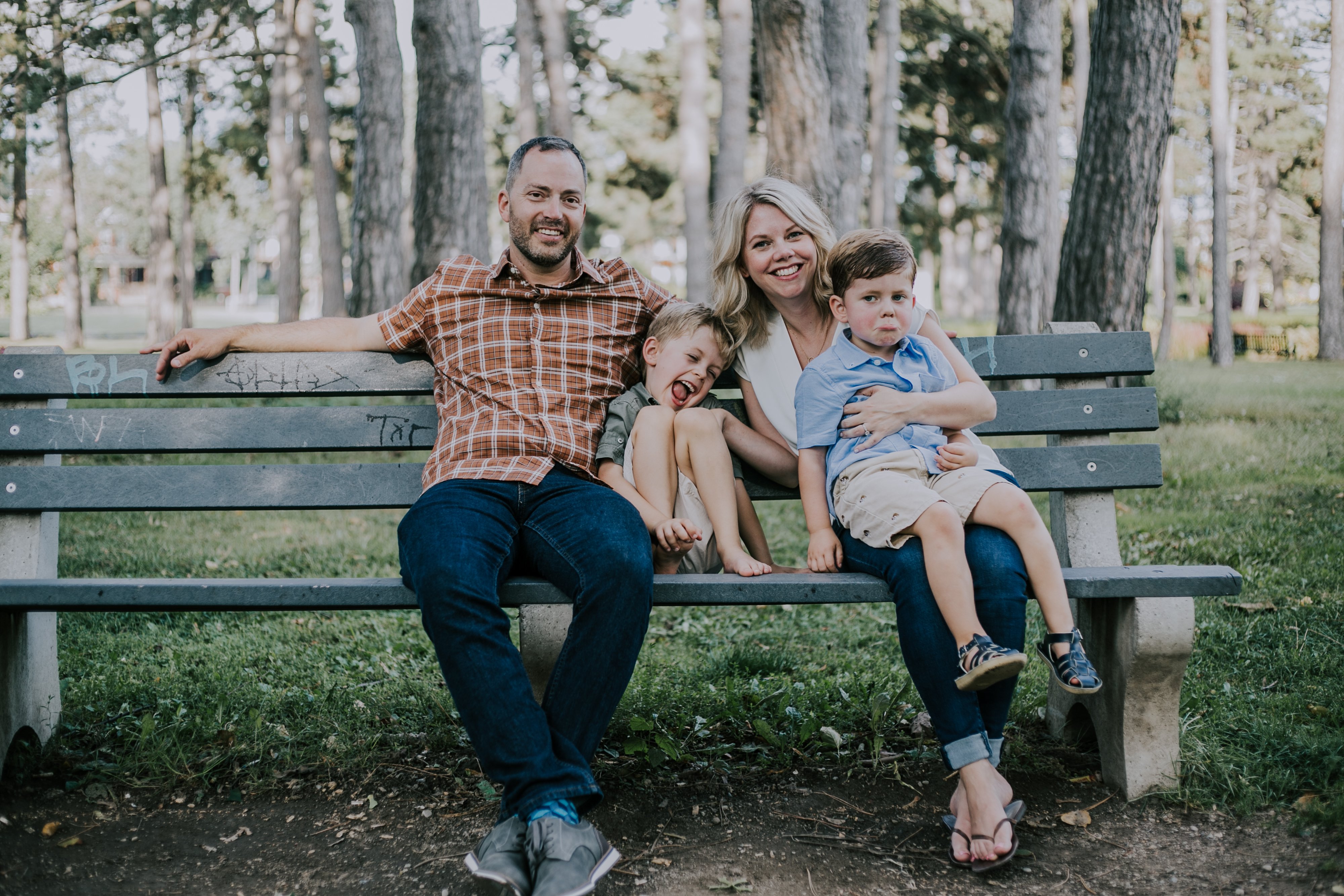 Olive Studio captures a family mini session in Gage Park
