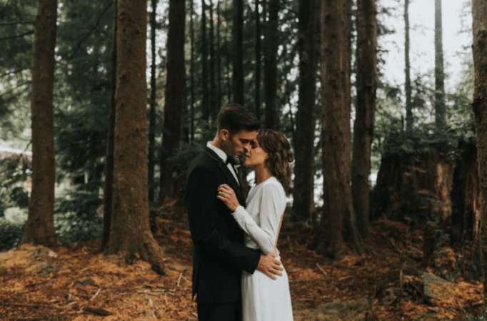 bride and groom elope in forest